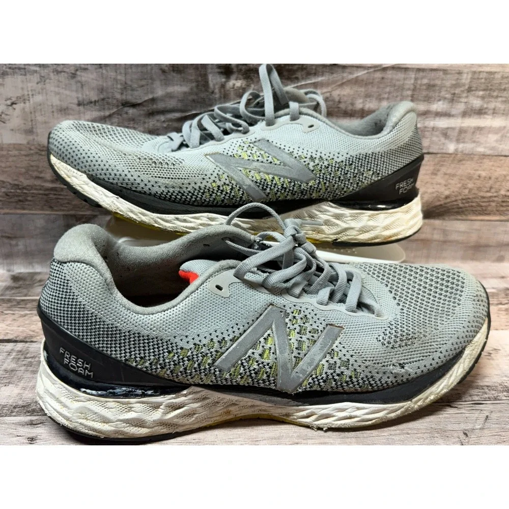 New Balance Fresh Foam M880v10 Silver 9.5 BEATER Pair